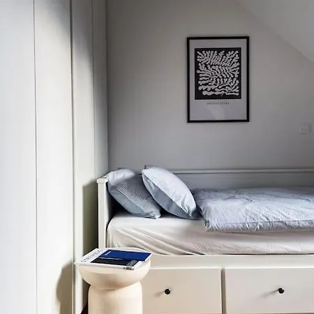 Finna New In Center Of Free Parking Apartment